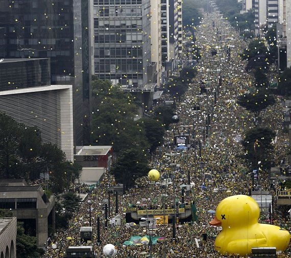 Brasil, marchas contra Lula y Dilma