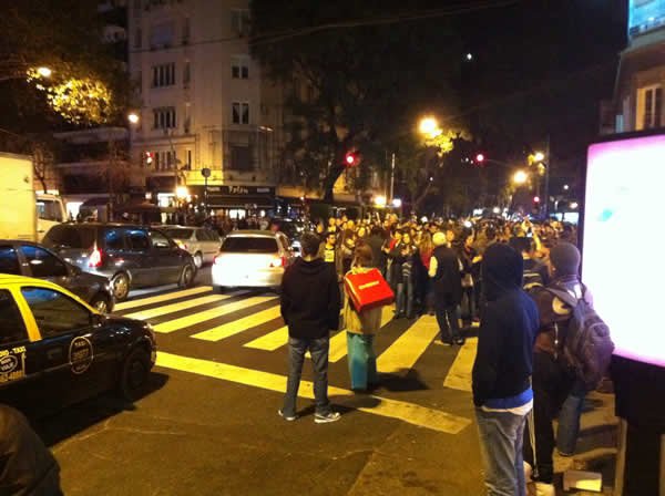 Cacerolazo en Barrio Norte - Foto: El Ojo Digital