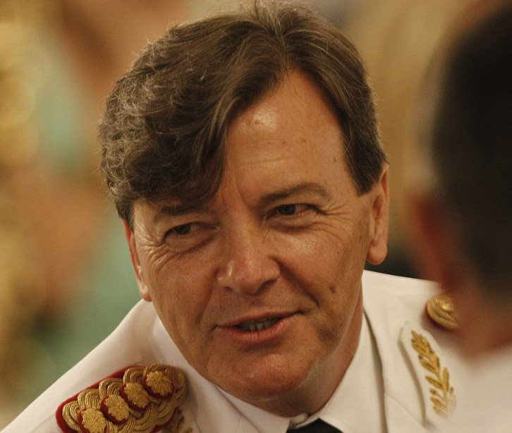 Teniente General César Milani