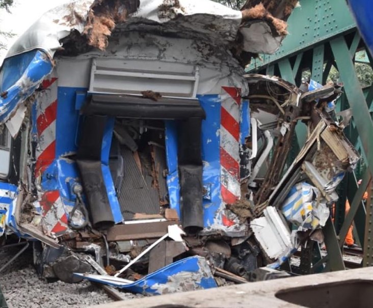 Choque de tren y locomotora detenida, Palermo, Ferrocarril Sarmiento, Privatización, Corrupción