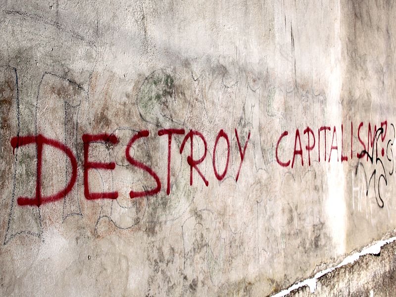 "Destruir el capitalismo", graffiti