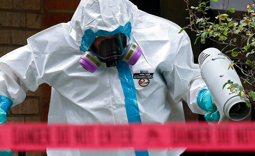 Ebola, combate