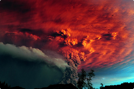 La erupción del volcán chileno Puyehue - Foto: El Economista, México