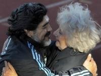 Diego Maradona y Estela Carlotto (Abuelas de Plaza de Mayo)