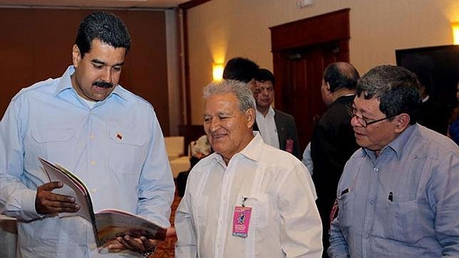 Nicolás Maduro, junto a líderes del FMLN salvadoreño