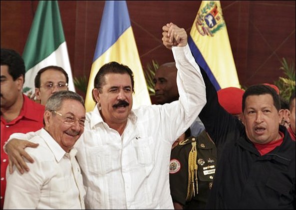 Raúl Castro, Manuel Zelaya y Hugo Chávez