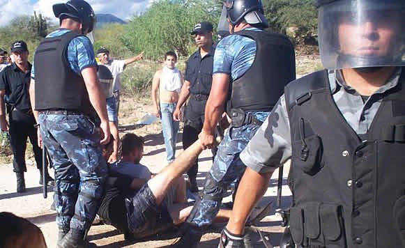 Represión en Catamarca, Clarín Blogs