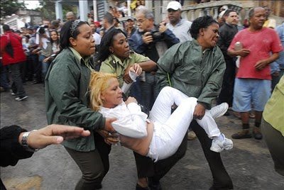 Represión a Damas de Blanco