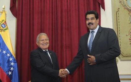 Sánchez Cerén y Nicolás Maduro