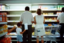 Retroceso del consumo en Argentina, Eric Nesich, Economía y Negocios, Acciones del Merval, Introductora, Rigolleau, La Anónima, Fiplasto