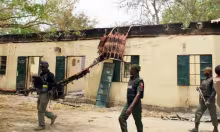 Policías nigerianos en Chibok