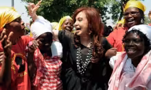 Cristina bailando en Angola...