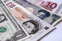 Divisas del mundo, Economía