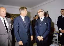 John Kennedy y Arturo Frondizi