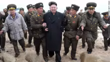 Líder norcoreano, junto a generales