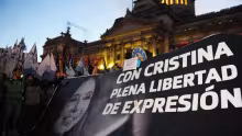 Militantes kirchneristas, Infobae