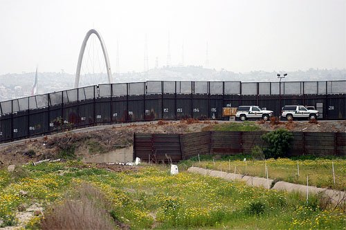 Cerca entre Estados Unidos y México (Tijuana)